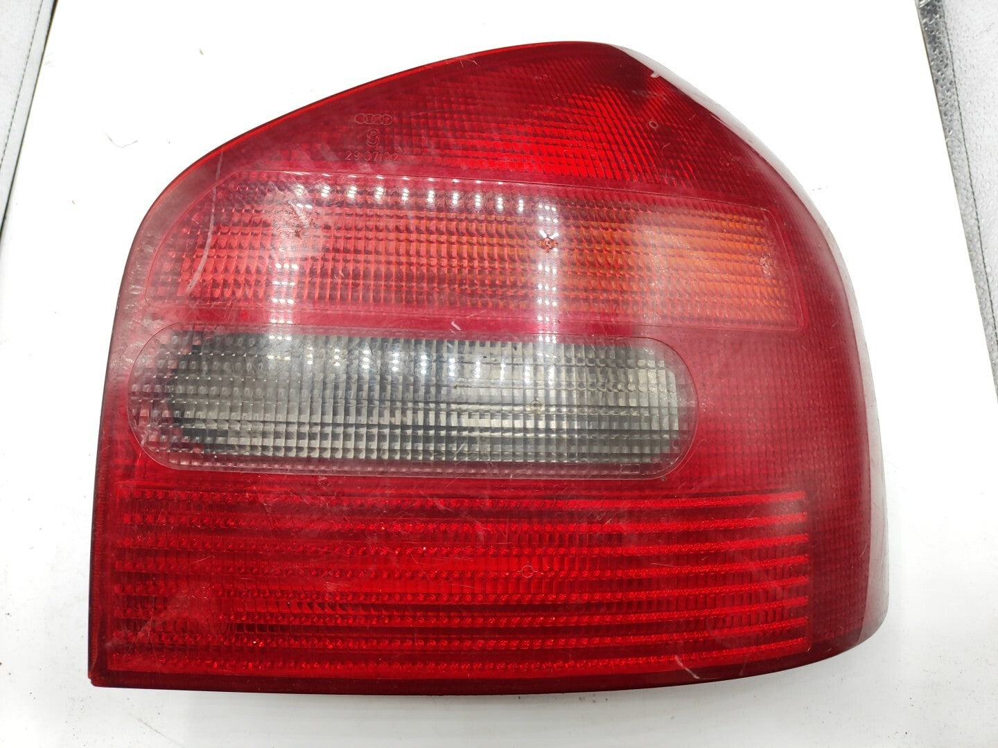 Audi A3 8L 1.8i 1999 LHD Rear Right Side Taillight Light 8L0945096