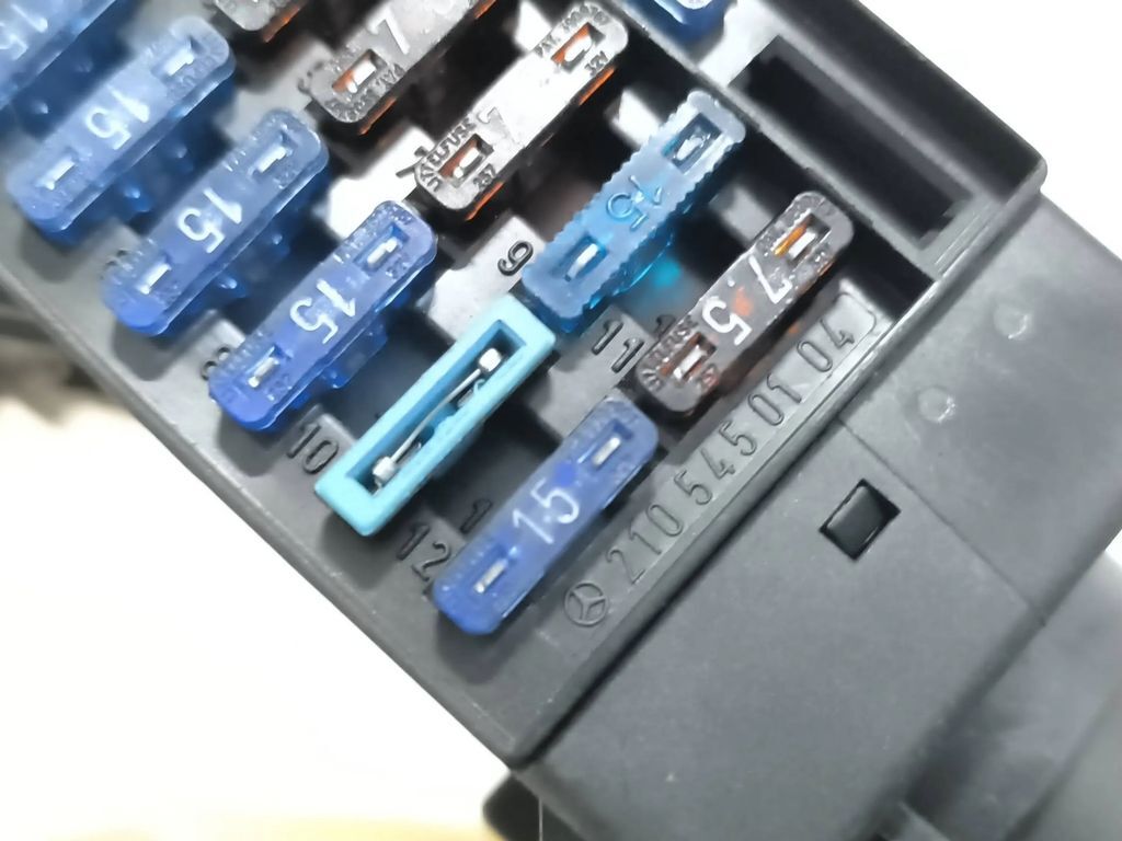 Mercedes-Benz E Class W210 1996 Light switch button 2105451404