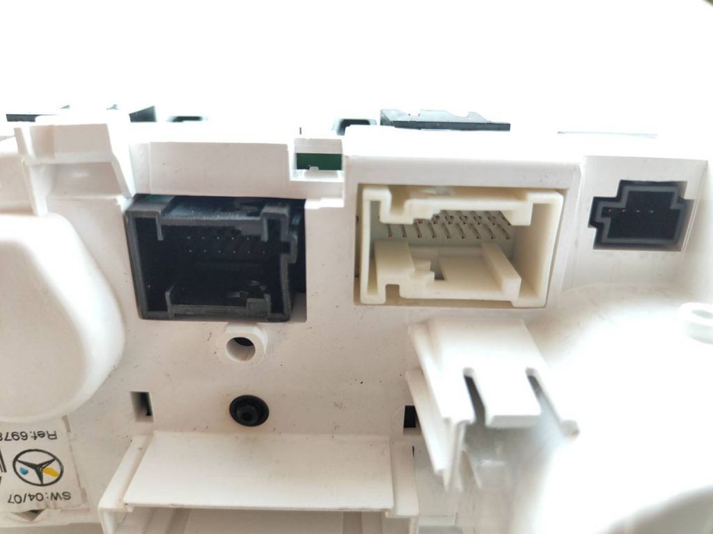 Mercedes-Benz A W169 2004 Climate control unit module A1698301785