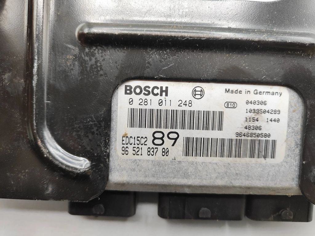 Peugeot 307 2.0HDI 79kW 2003 Engine control unit module ECU 9646850580