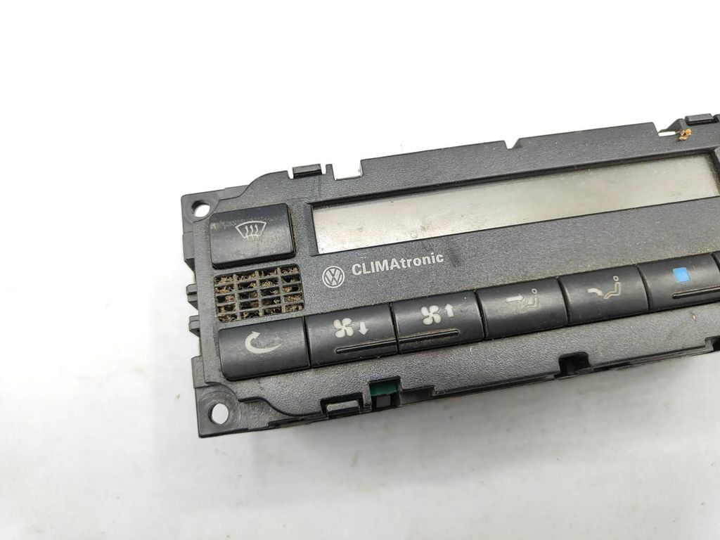 Volkswagen VW PASSAT B5 1999 AC Climate control unit module 3B1907044H