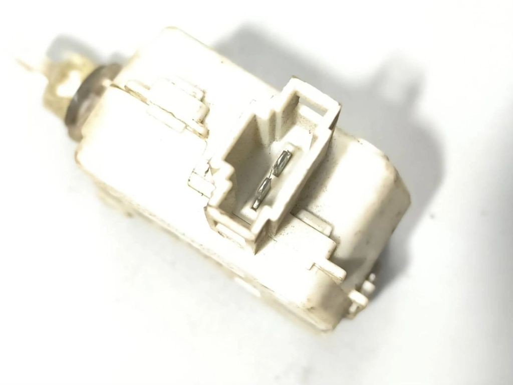 Audi A6 S6 C5 4B 1997 Tailgate boot lock latch motor 3B0862159A