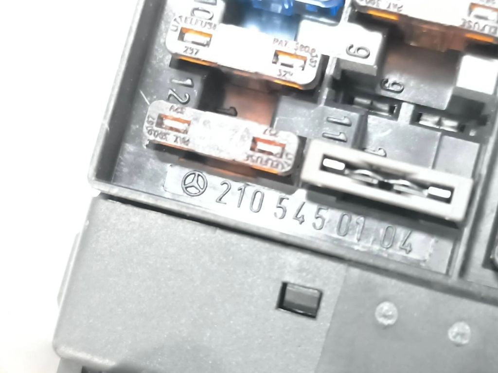 Mercedes-Benz E250 W210 1996 Light switch 2105450104