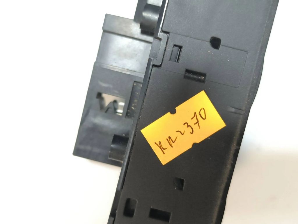 Opel Tigra B 1.4i 66kW 2005 LHD Left Electric window control switch