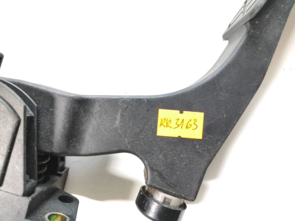 Volkswagen VW Golf IV 2003 Diesel accelerator throttle pedal 1J1723503T