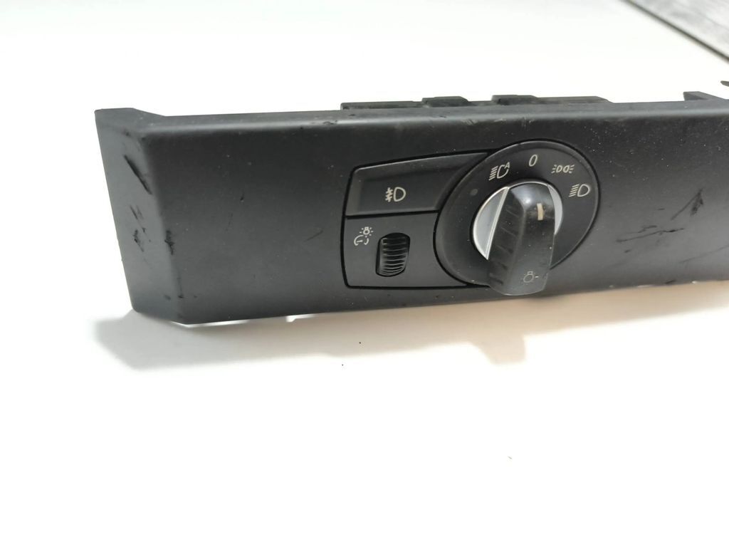 BMW 5 E60 E61 2007 HeadLight switch 6988553
