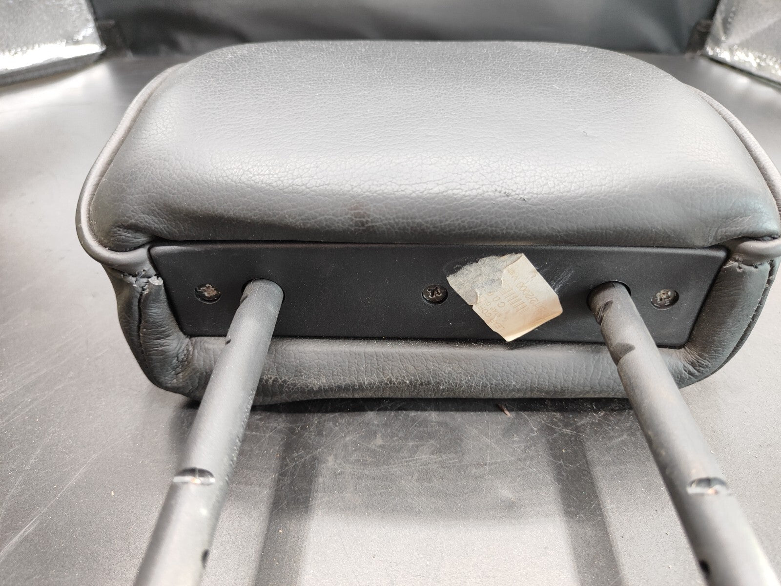 Alfa Romeo 147 1.9JTD 110kW 2005 Rear Interior Seat Headrest Black Leather