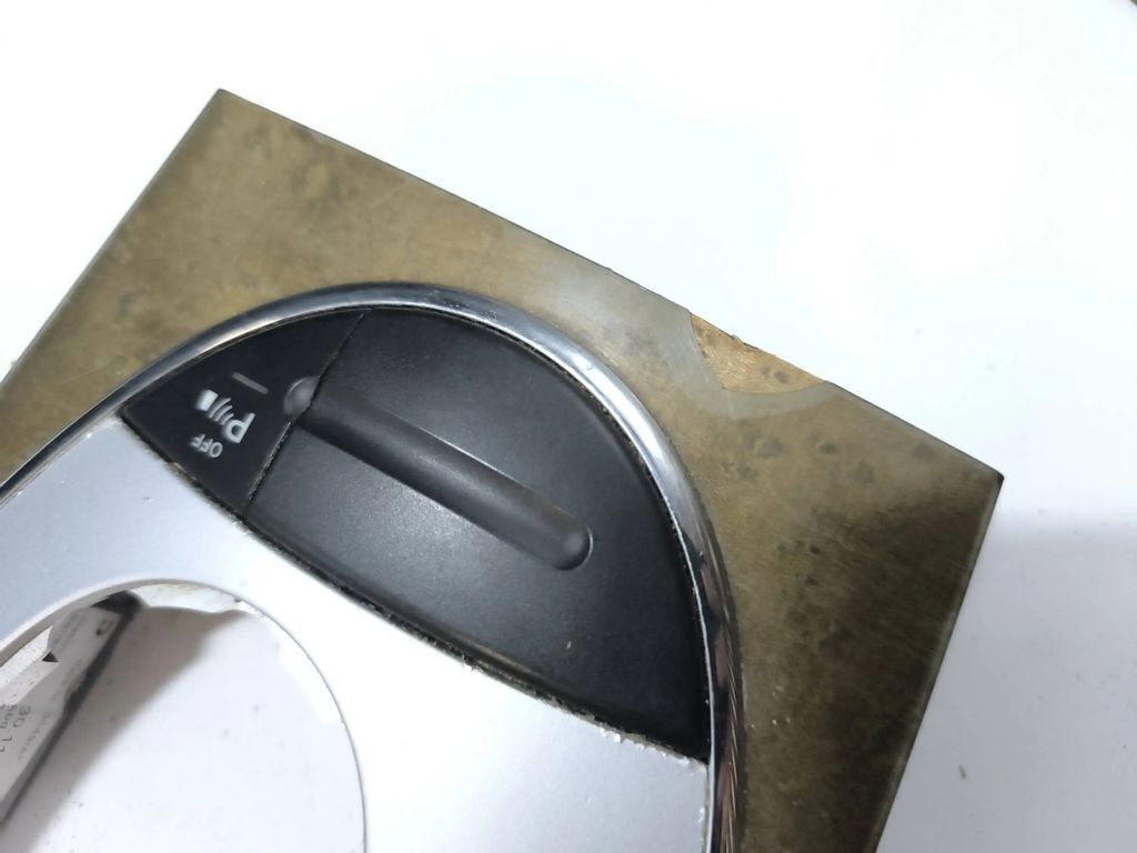 Mercedes-Benz E W211 2003 Gear shifter surround trim plastic A2116802436