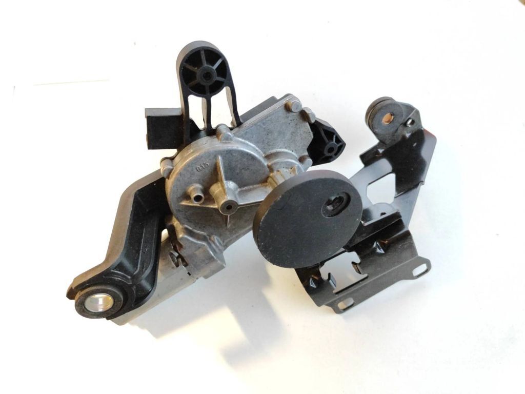 BMW 5 E61 530D 170kW Estate 2007 Rear wiper motor 1397220497