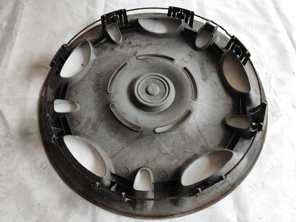BMW 3 E36 1993 R15 wheel hub cap trim 36131094158