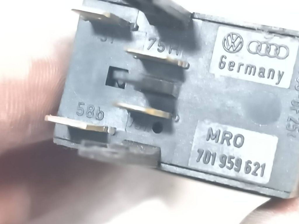 Volkswagen Transporter - Caravelle T4 Windscreen window heater switch