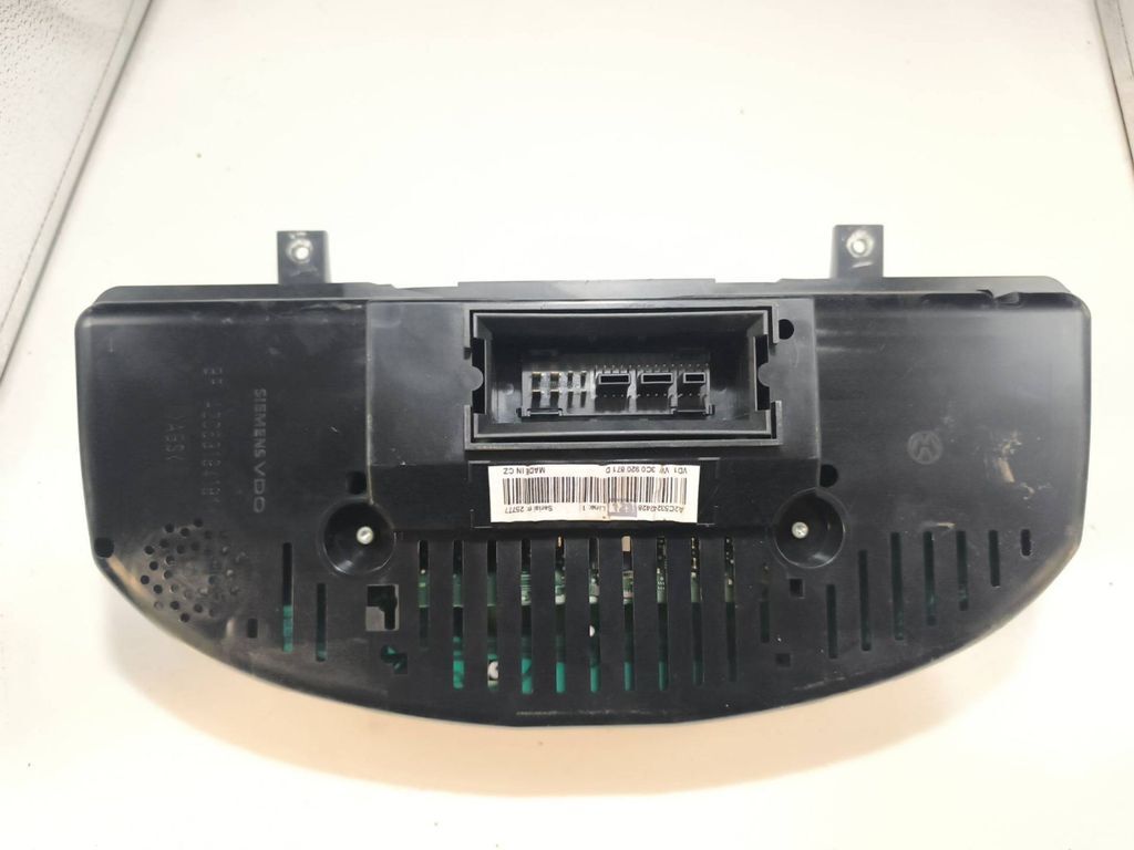 Volkswagen PASSAT B6 Petrol 2007 speedometer instrument cluster 3C0920871D