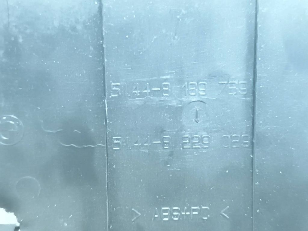 BMW 3 E46 328i 142kW 2000 Sunroof switch trim cover 8229029