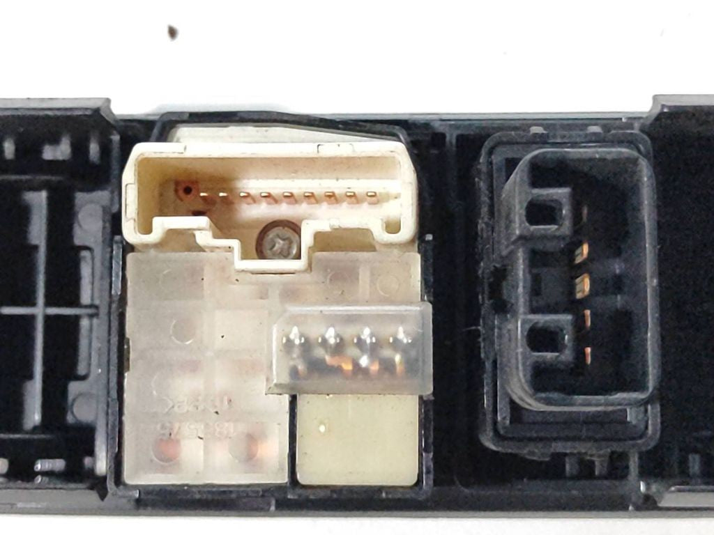 Toyota Avensis T250 2008 Wing mirror switch button 183575