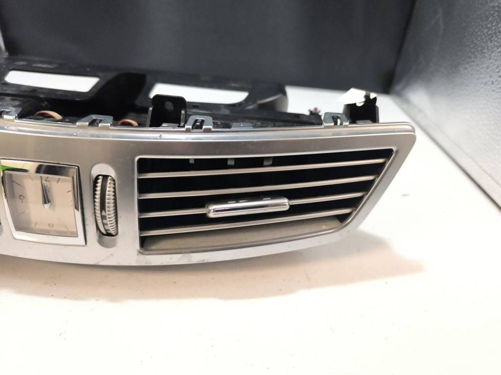Mercedes-Benz S W221 2007 dashboard air vent grill trim A2218300154