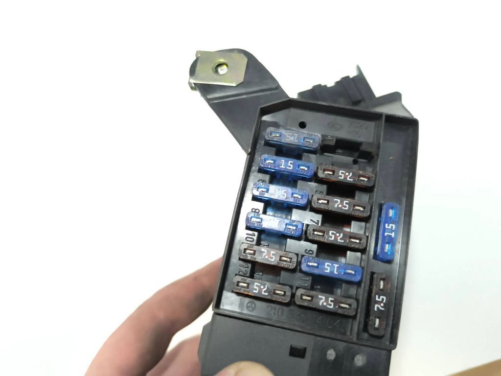 Mercedes-Benz E W210 1996 Light switch 2105451404