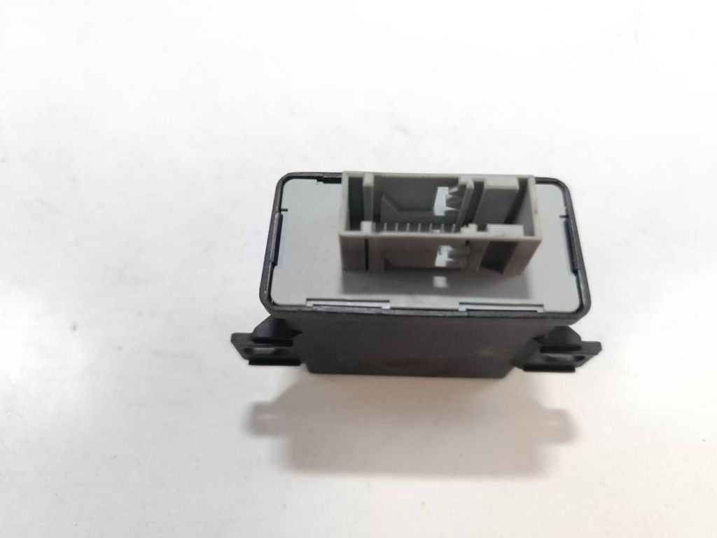 Audi A3 S3 A3 Sportback 8P 2010 Light control module unit LCM 8P0907357F