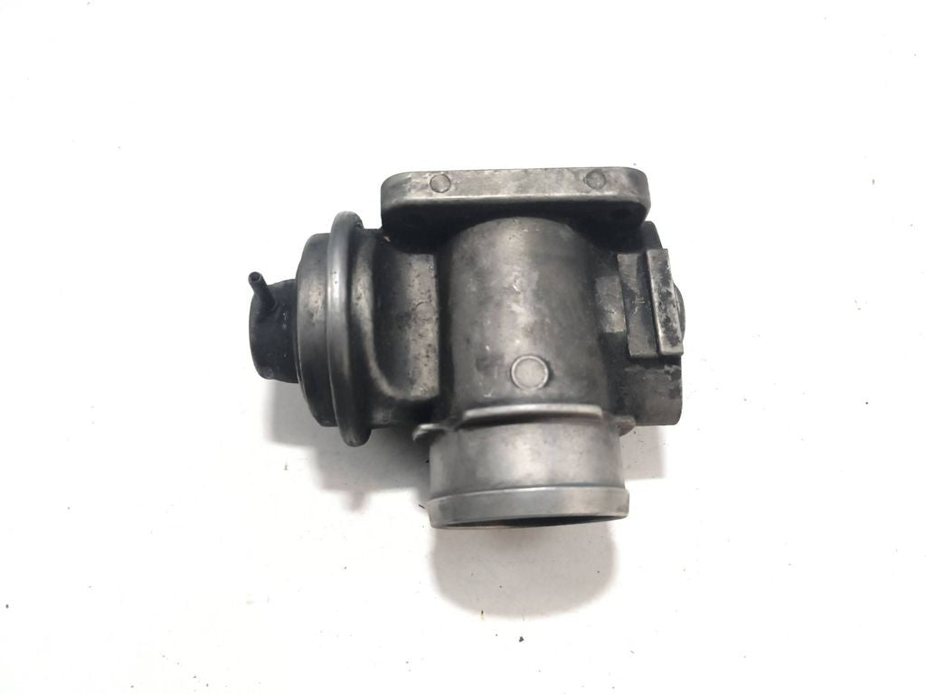 BMW 5 TDS E39 1997 Diesel EGR valve 11712246145