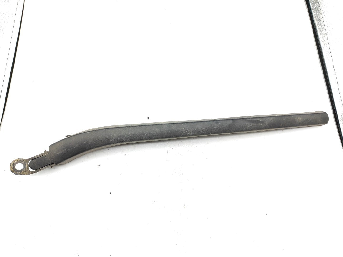 BMW E61 520D Estate 2005 Rear glass tailgate wiper arm 7066173