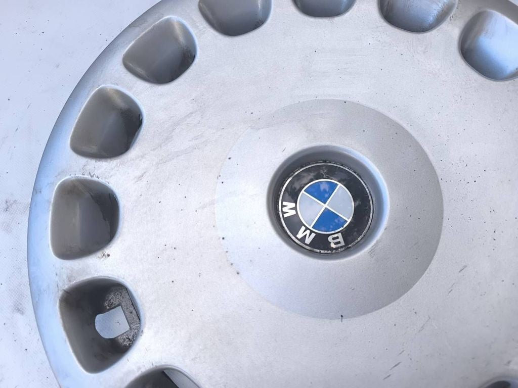 BMW 5 E39 1997 R15 wheel hub cap trim 36131093324