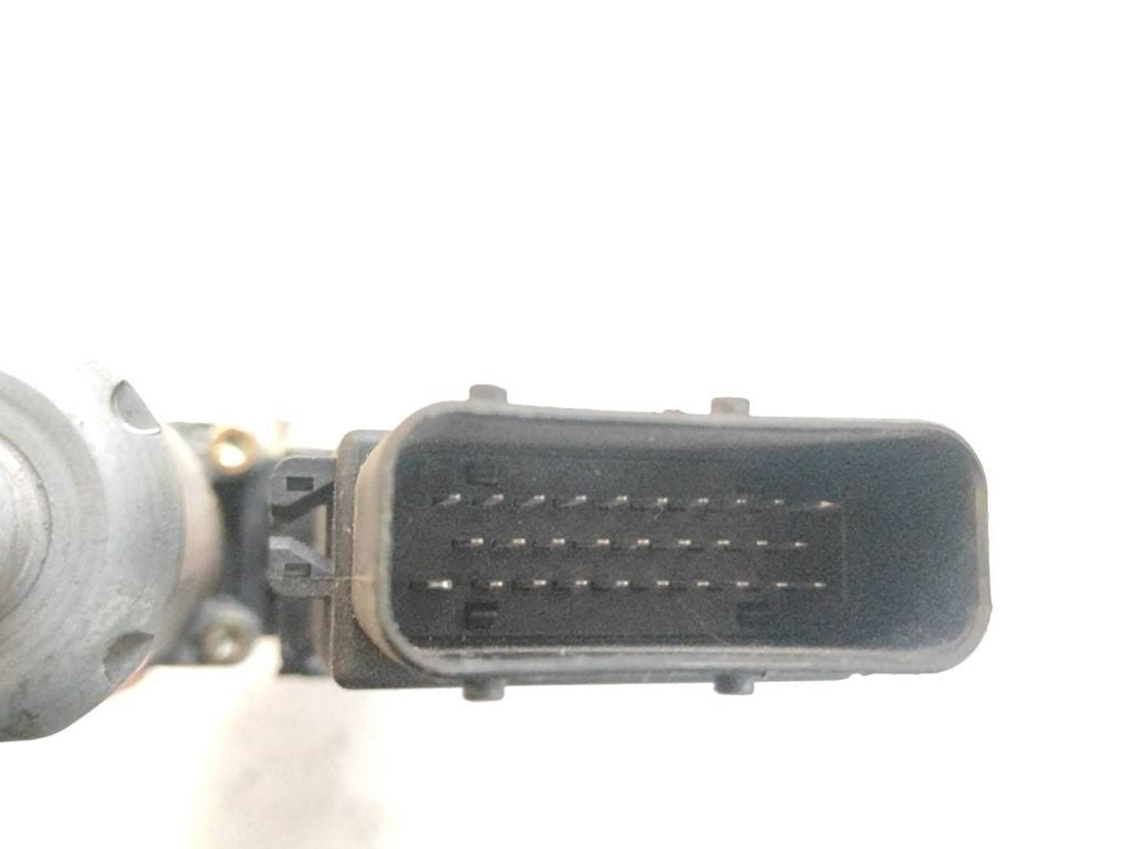 Volkswagen PASSAT B5 1998 front right window regulator motor 0130821694