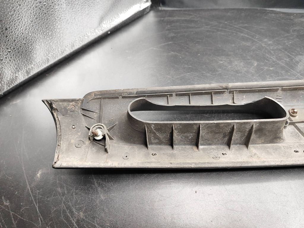 Fiat Marea 2000 Front bumper upper radiator grill / With small defect
