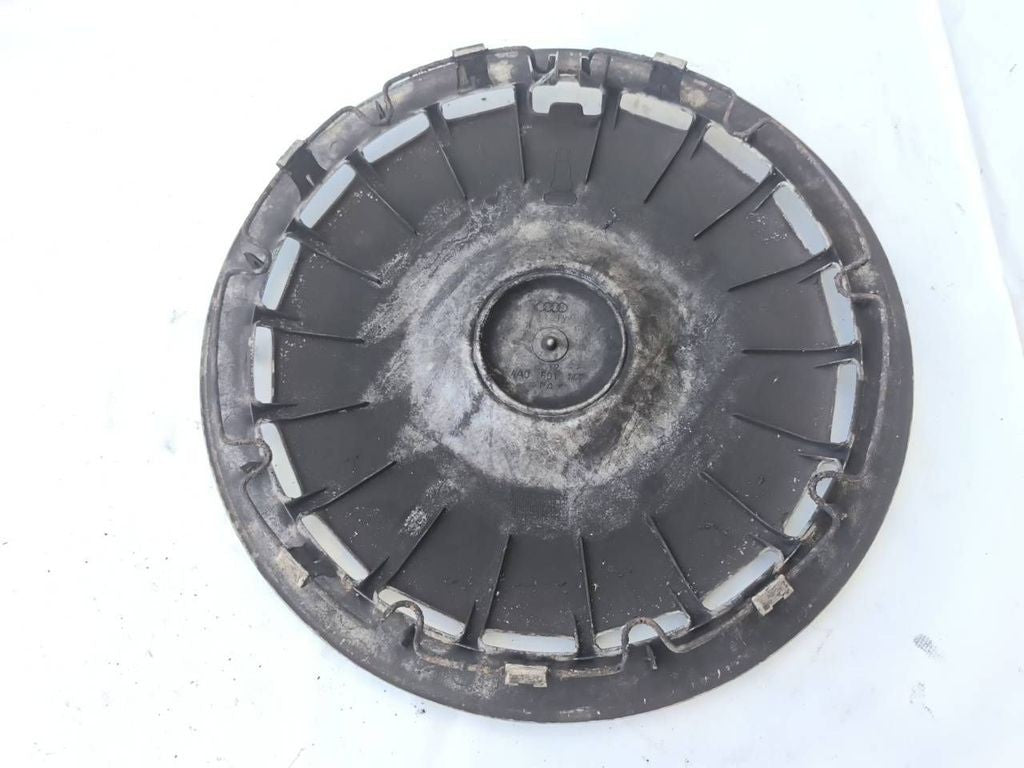 Audi A6 S6 C4 4A 1996 R15 wheel hub cap trim 4A0601147