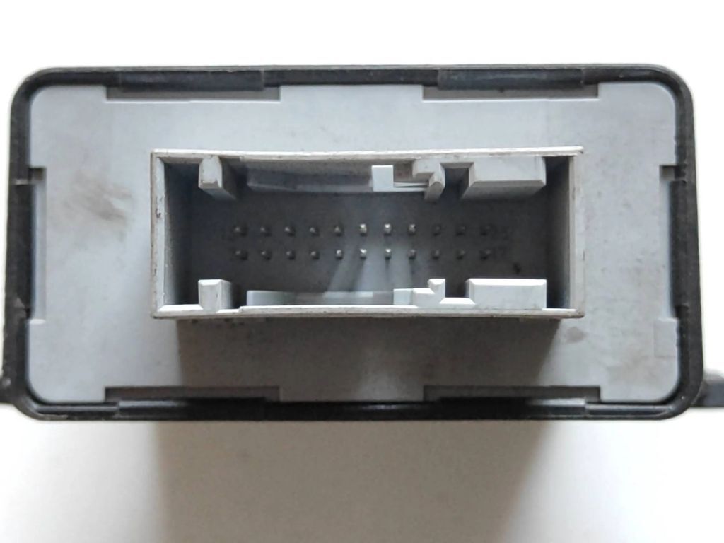 Audi A4 S4 B7 8E 8H 2006 Light control module unit LCM 8P0907357B
