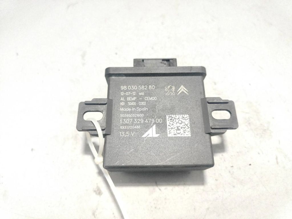 Peugeot 508 2.0HDI 2013 Light control module unit LCM 9803058280