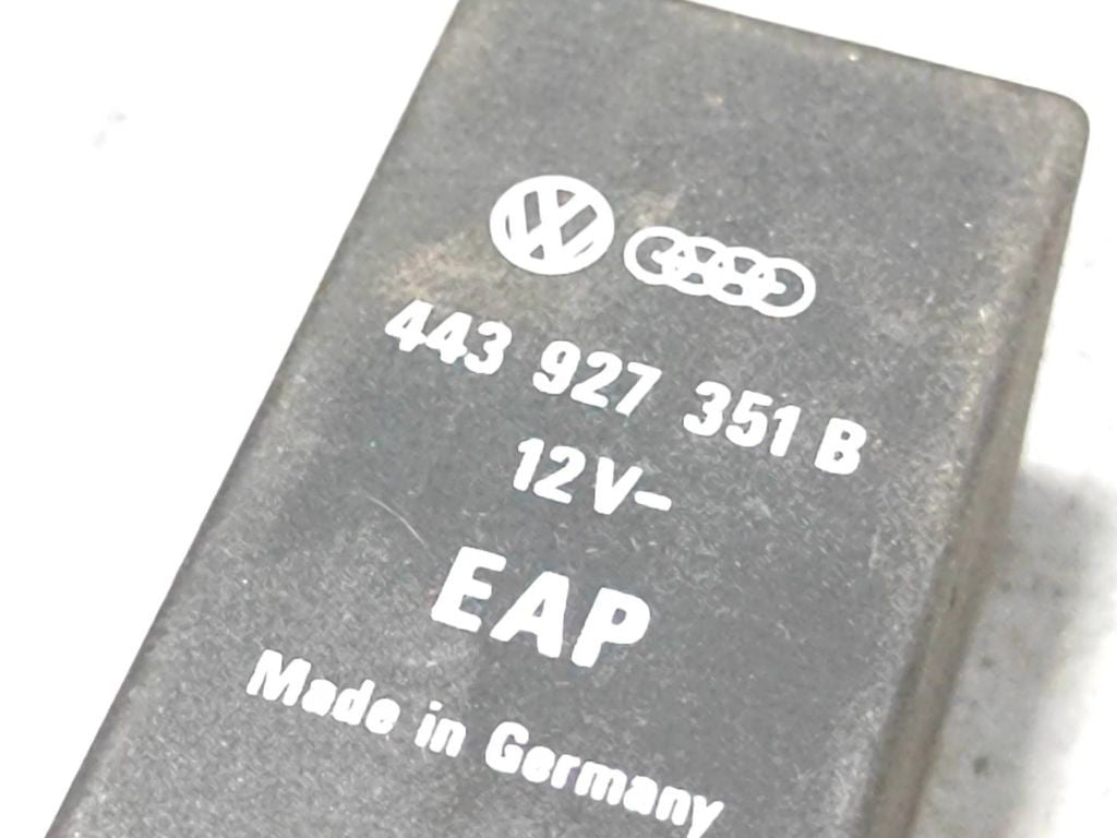 Audi 80 90 S2 B4 1993 relay 443927351B
