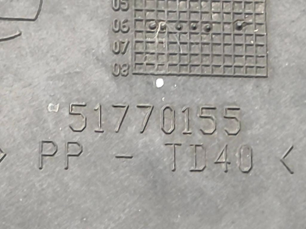 Alfa Romeo 159 1.9JTDm 2008 Intake resonator 51770155