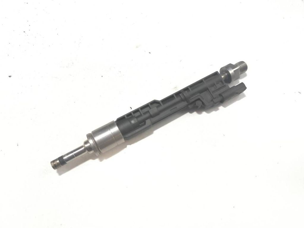 BMW Petrol Engine fuel injector 0261500136