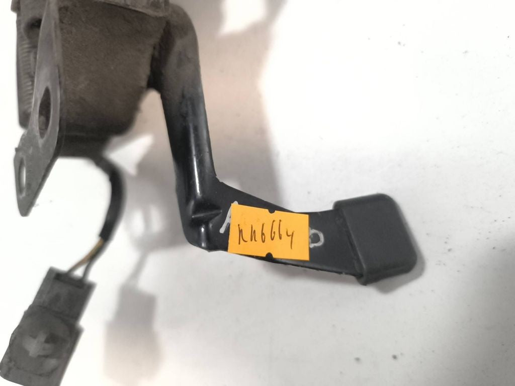 Honda Accord 7 2.4 140kW 2004 bonnet hood lock catch