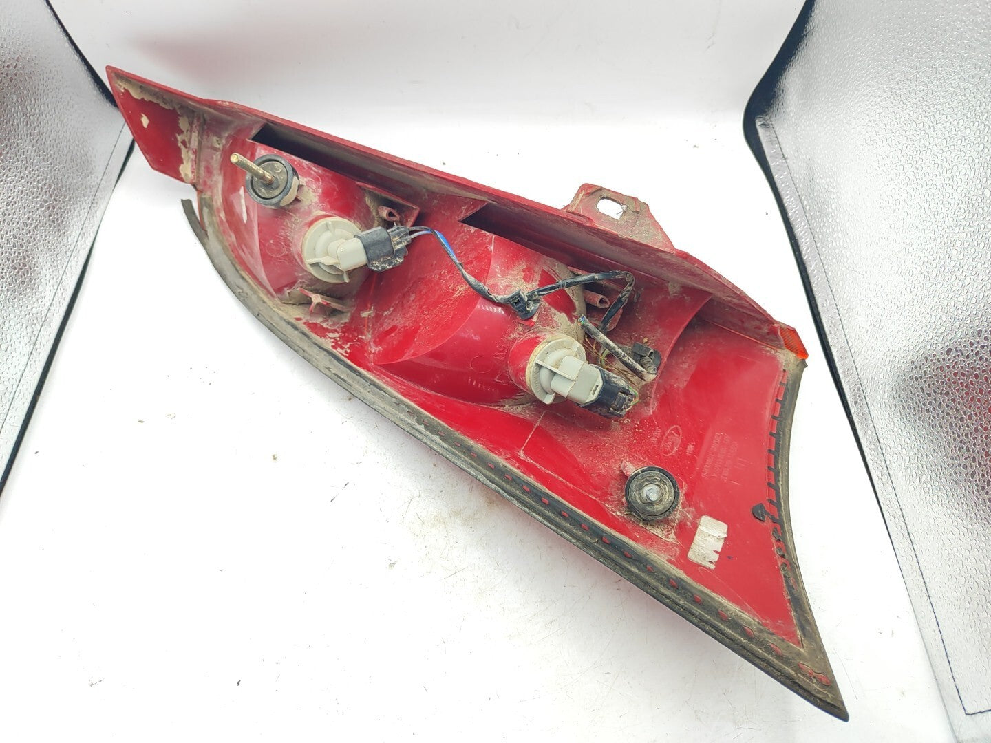 Ford Focus MK1 Hatchback 2001 LHD Rear Left Side Taillight Lamp Light XS4113405A