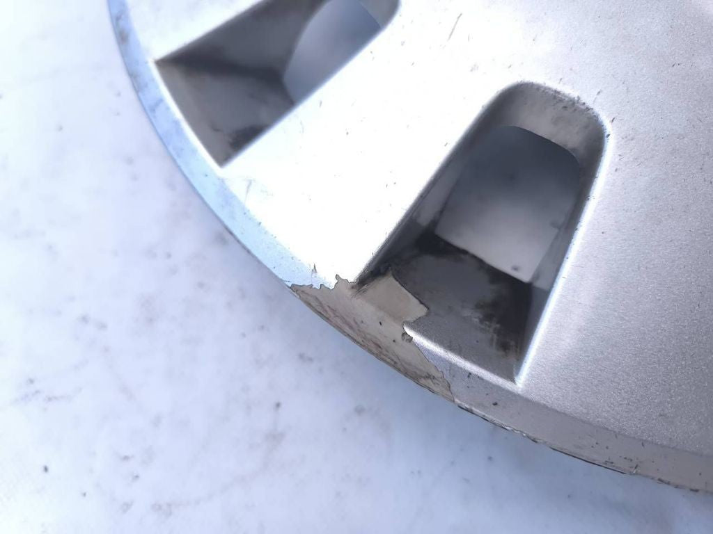 Opel Corsa C 2000 R14 wheel hub cap trim 24443195