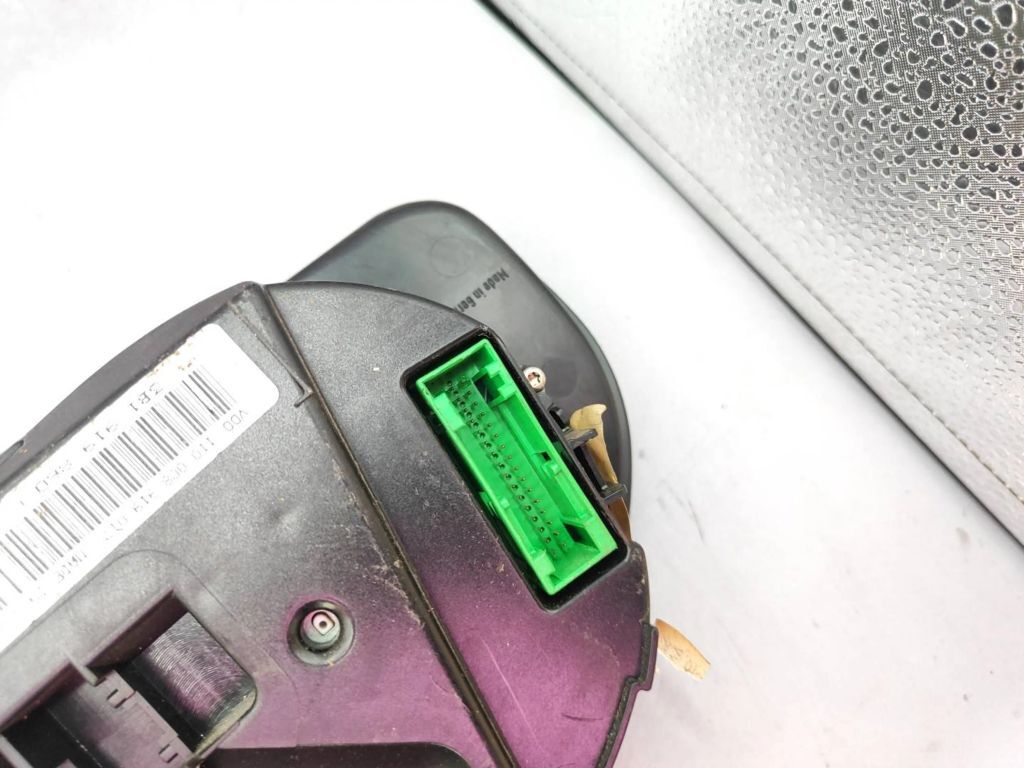 Volkswagen PASSAT B5 1998 speedometer instrument cluster 3B1919860C