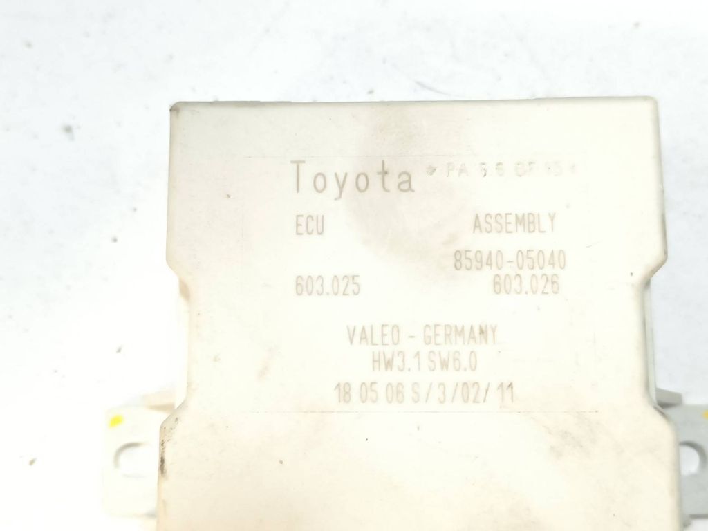 Toyota Avensis T250 2006 Window wiper relay 8594005040