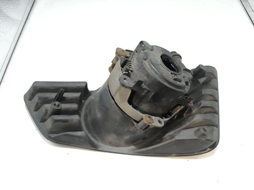 Opel Tigra B 1.4i 66kW 2005 front left bumper fog light grill 93162188