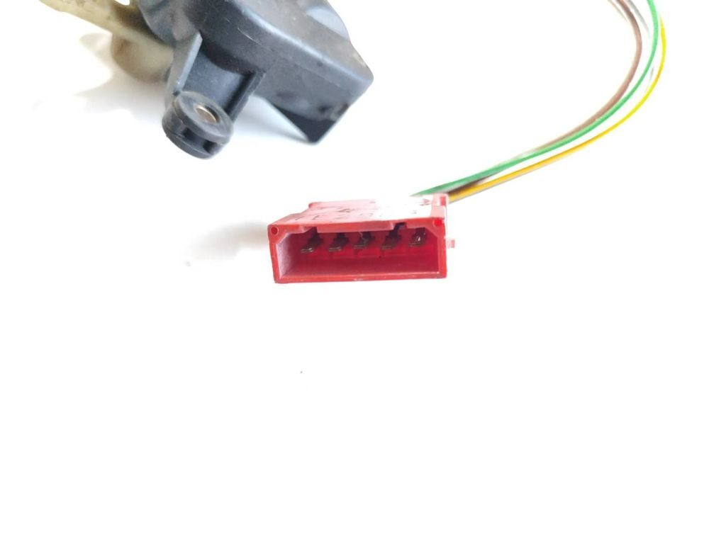 Audi A6 S6 C4 4A Petrol 1995 Air heater flap actuator motor 4A0820511B