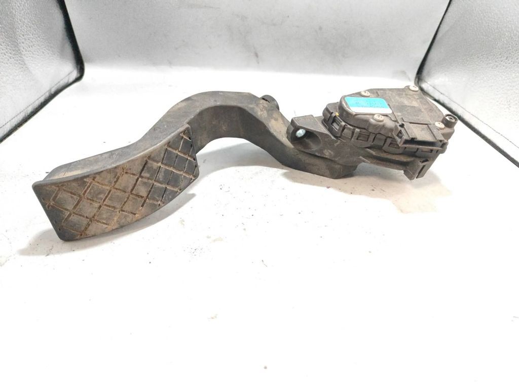 Audi A6 S6 C5 4B 2001 Diesel accelerator throttle pedal 8D1723523P
