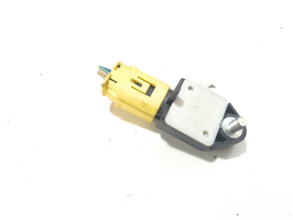 Toyota Avensis T250 2006 Deployment crash impact sensor 8983102020