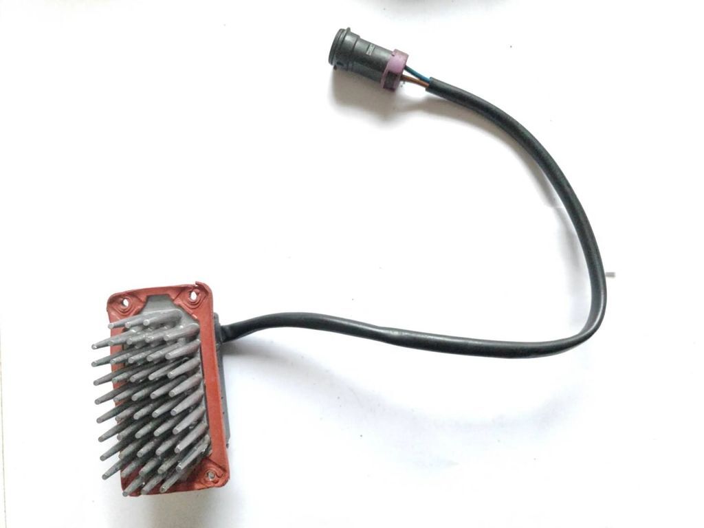 Audi A6 S6 C4 4A 1994 Heater regulator blower fan resistor 4A0820521