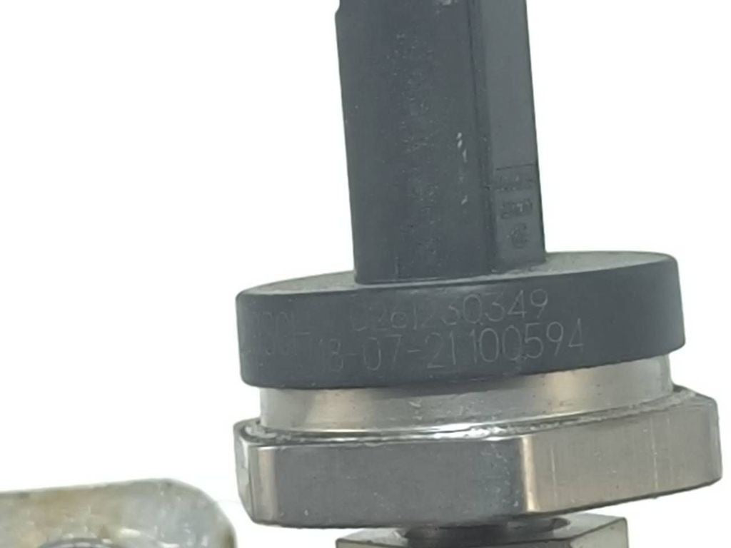 BMW M4 F82 F83 2017 S55 Fuel line pipe hose 0261230349