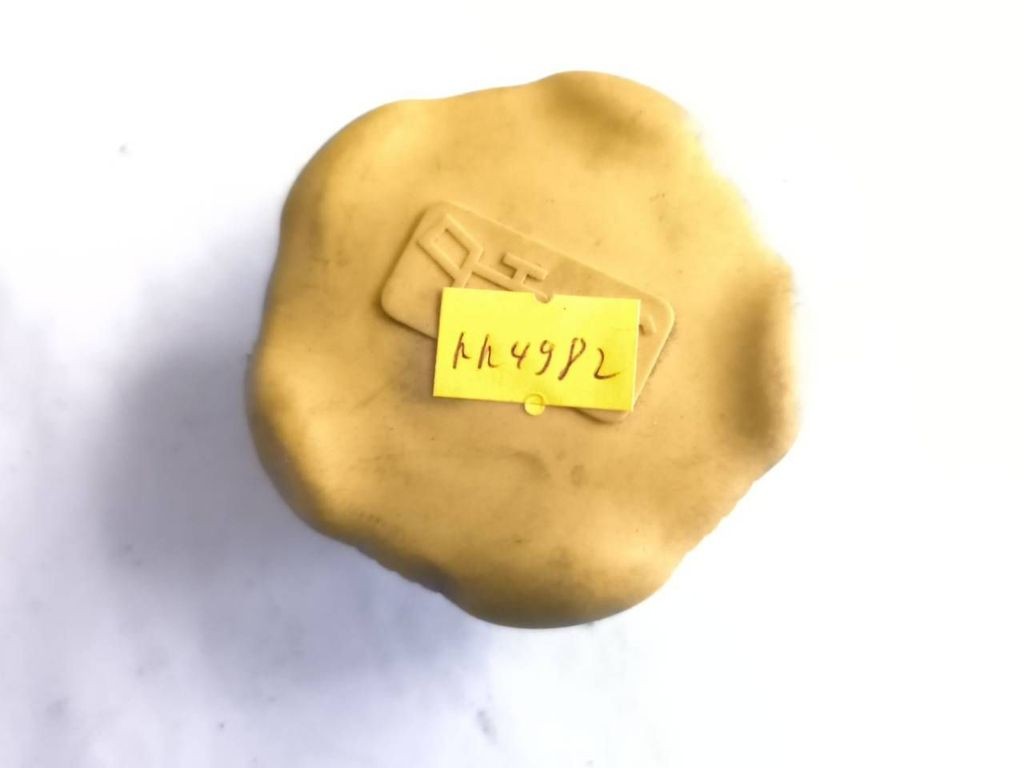 Alfa Romeo 147 1.9JTD 85kW 8V 2005 Diesel Engine oil filler cap