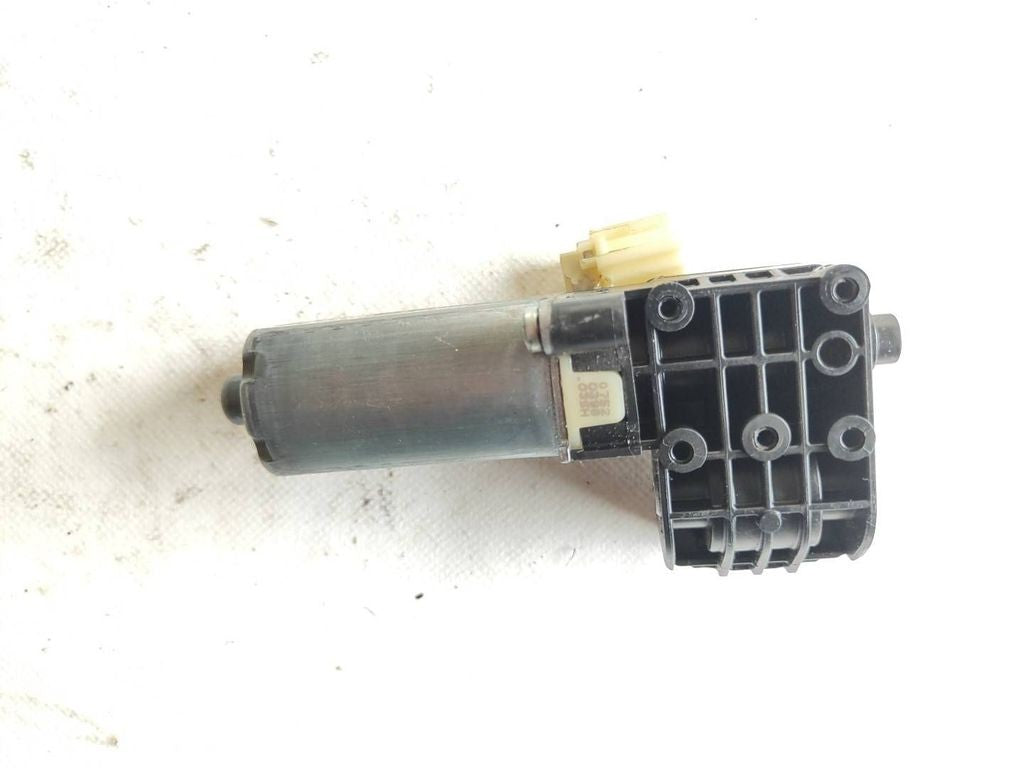 Mercedes-Benz C Class W205 2014 Steering column adjust motor A2314600225