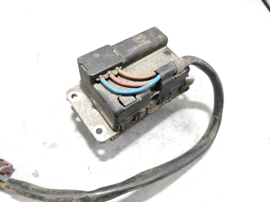 Audi A6 S6 C4 4A 1996 Heater regulator blower fan resistor module 4A0820521A