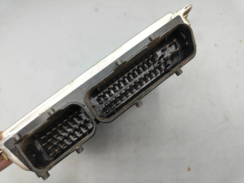 Audi A4 B5 8D 2.8i Petrol 1997 Engine control unit module ECU 4D0907551