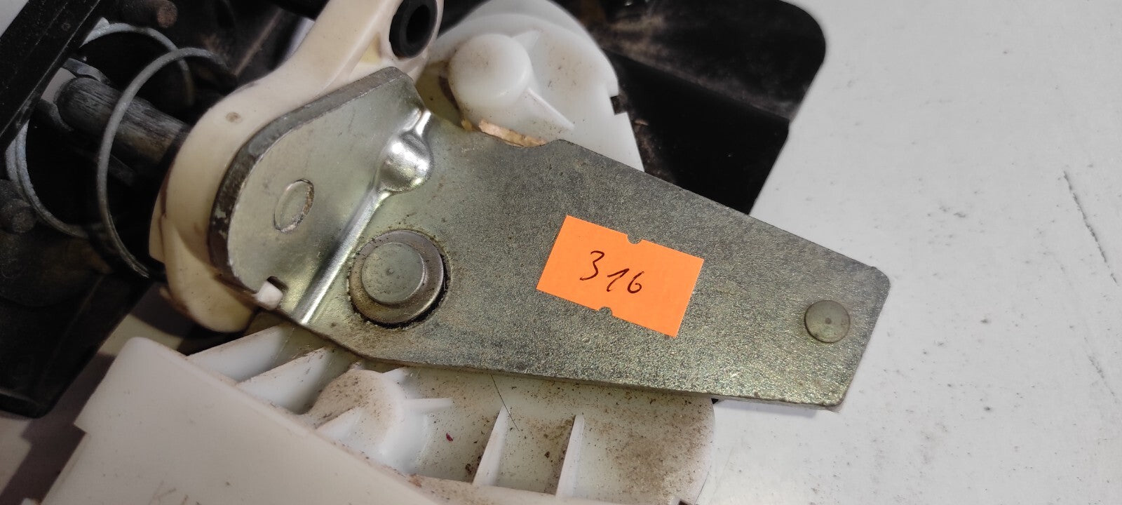 Peugeot 607 3.0i V6 Petrol 2000 Rear Tailgate Trunk Lock Mechanism KIEKERT AG