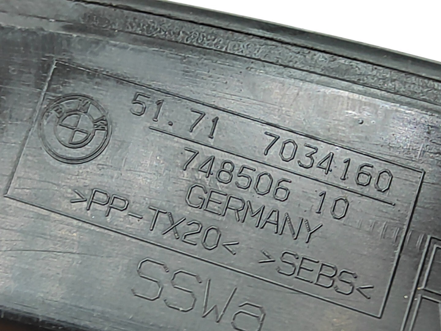 BMW 5 Series E61 530D 170kW 2007 Front Right Water Gutter Cover 7034160