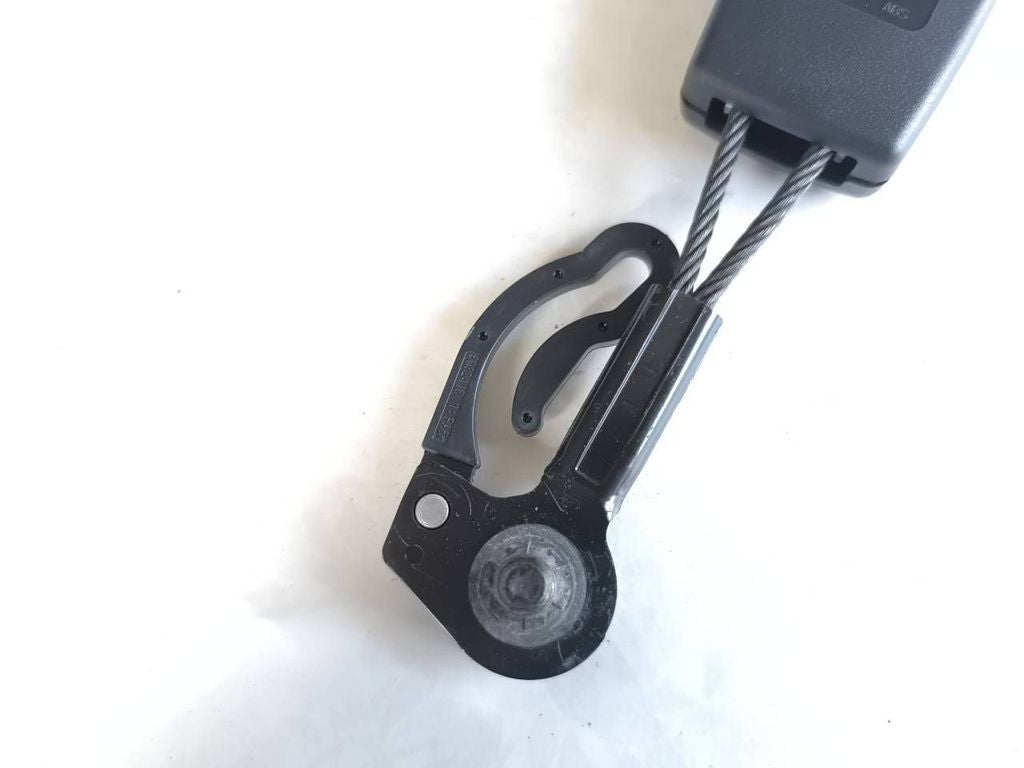 BMW X5 E70 2007 Rear seat belt buckle 7161640